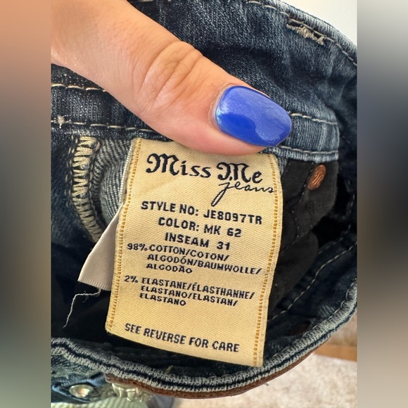 Miss Me Signature Straight 25x31 - Picture 6 of 6